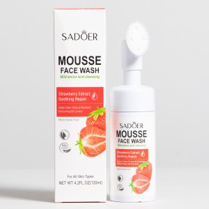 Jabon facial con cepillo de fresa SADOER